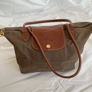 Longchamp Paris Le Pilage small taupe nylon bag.